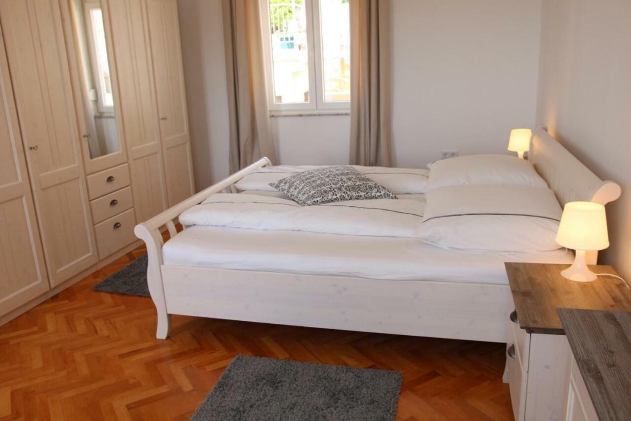 Central House Nona Crikvenica Buitenkant foto